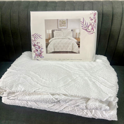 Premium White Textured Comforter Set – Ogee Wave Pattern